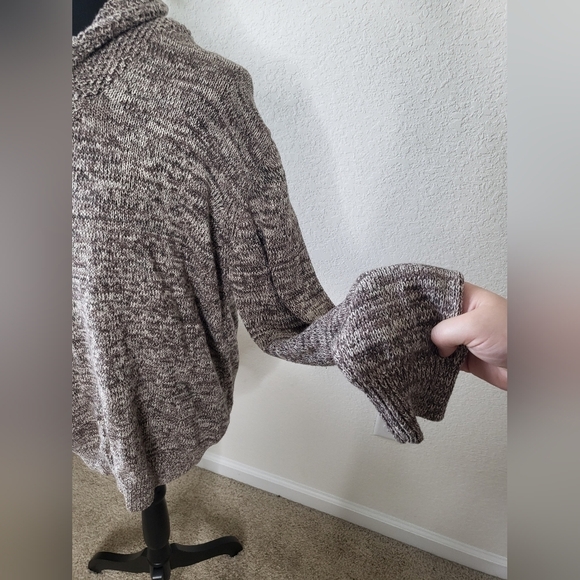 Southern Pines 100% Cotton Chunky Knit Crossover Neck Button Closure Sweater - Picture 5 of 9